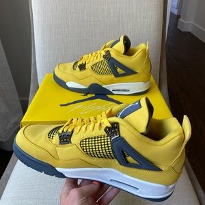 Air Jordan 4 Retro